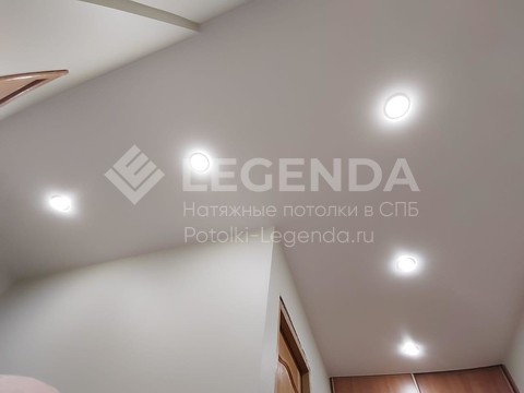 Натяжные потолки Halead, монтаж с укрывной плёнкой