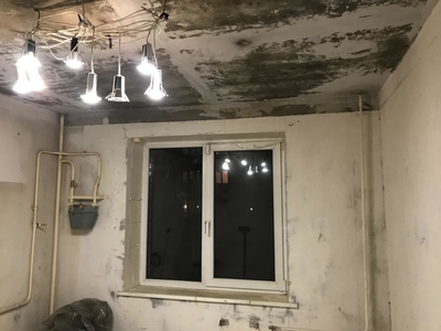 Перетяжка потолка в ванной комнате + добавили 2 светильника 