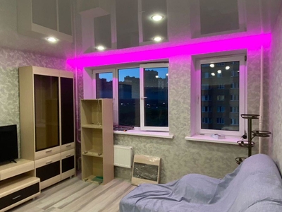 Натяжные потолки с гардиной ПК-15 для скрытого карниза. С RGB-подсветкой штор 