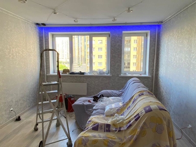 Натяжные потолки с гардиной ПК-15 для скрытого карниза. С RGB-подсветкой штор 