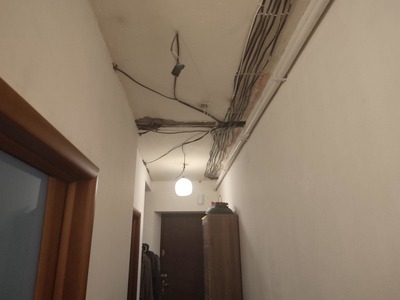Натяжной потолок в коридор-прихожую 