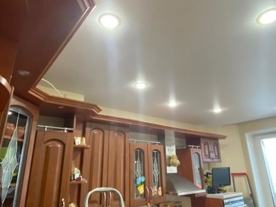 Натяжные потолки в коридоре и кухне (24.1 м²) 